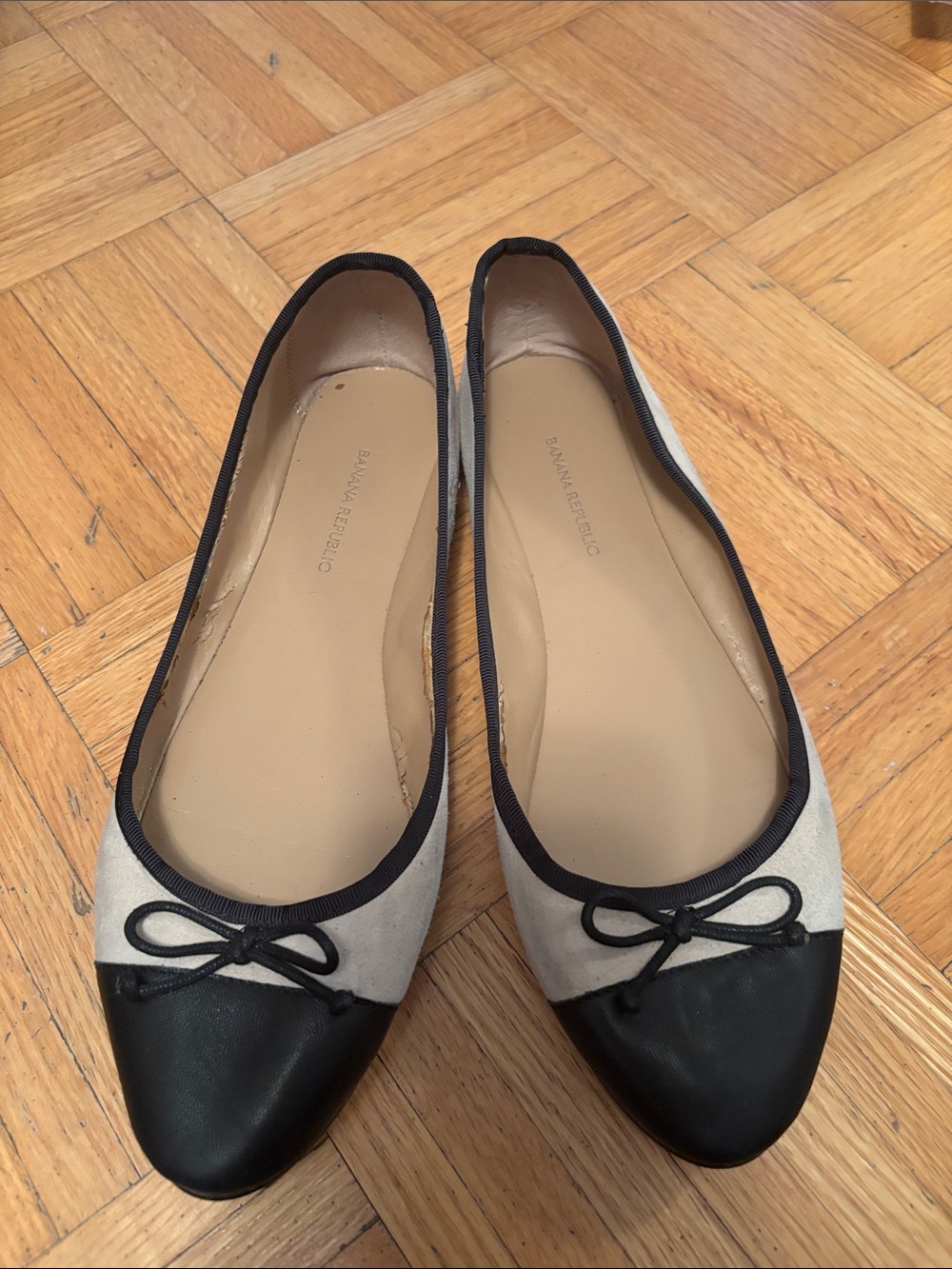 Banana Republic Black and Cream Cap-Toe Ballet Flats